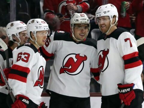 New Jersey Devils beat Arizona Coyotes 5-4 for 2nd in Metropolitan Division